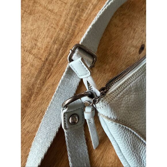 The Sak Leather Crossbody Bag Ice Grey Adjustable Strap Shoulder Purse - Picture 6 of 8